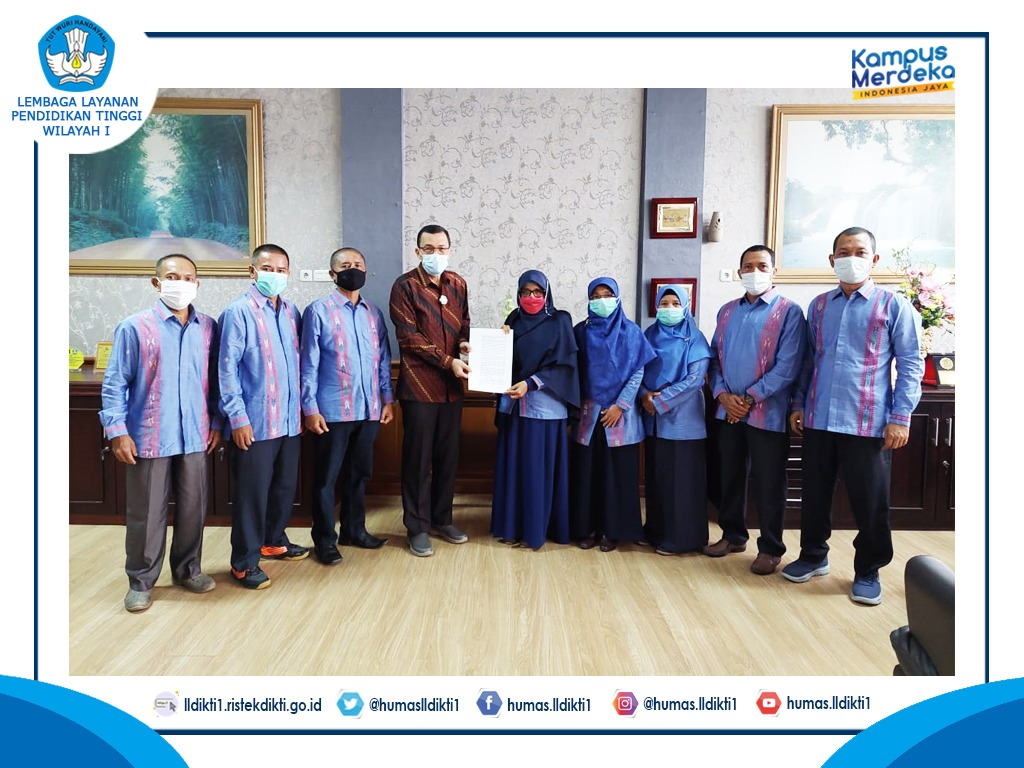 LLDikti Wilayah I Serahkan SK Mendikbud RI Izin Prodi Baru Kepada Rektor UMTS