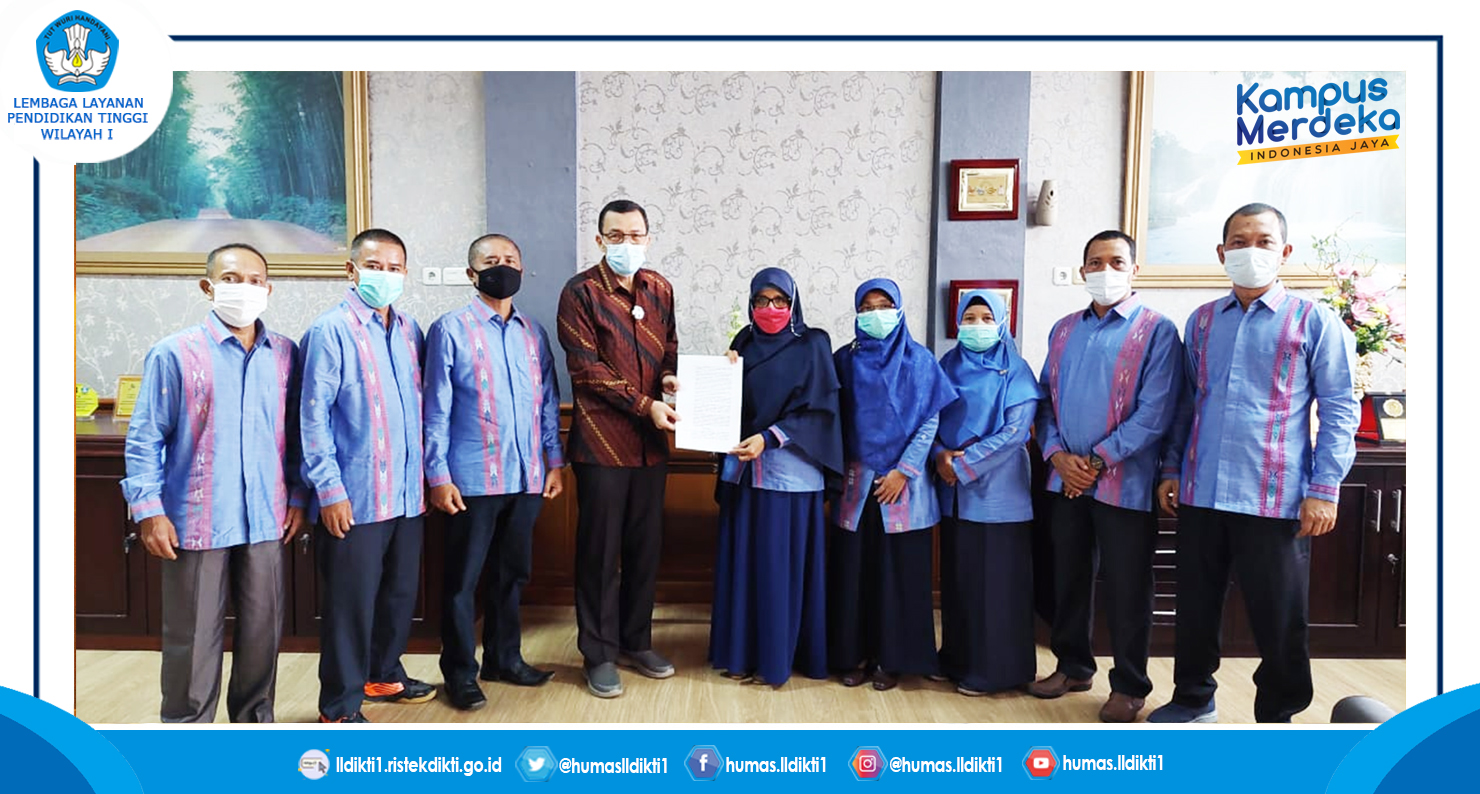 LLDikti Wilayah I Serahkan SK Mendikbud RI Izin Prodi Baru Kepada Rektor UMTS