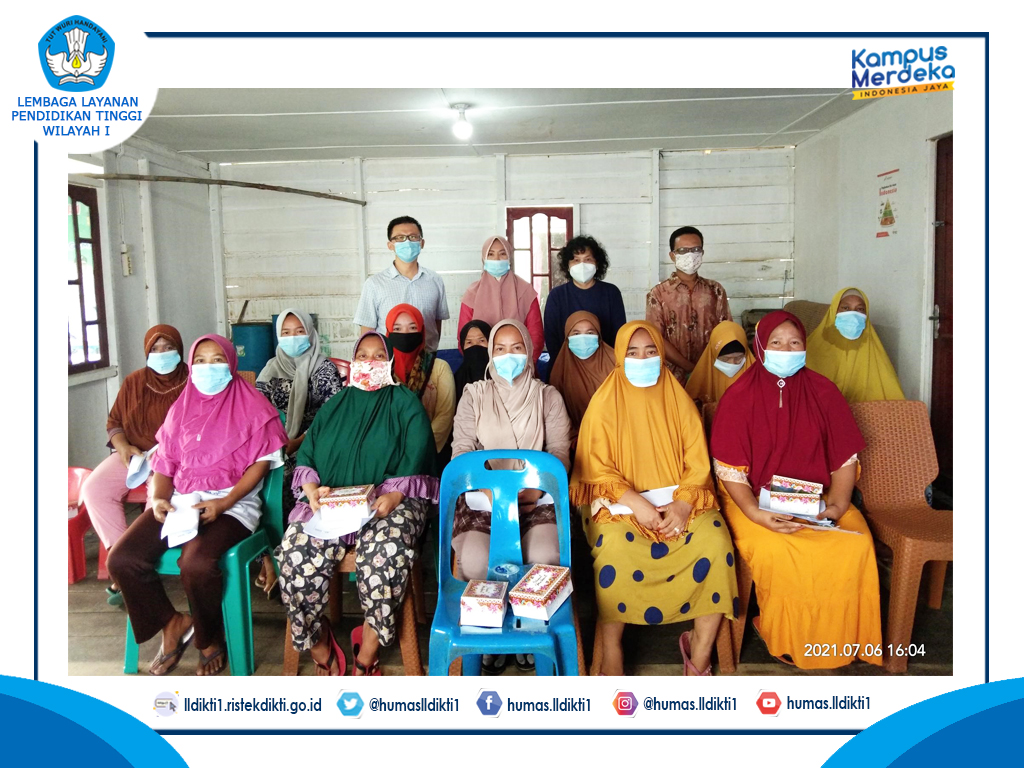 STIE Mikroskil Membekali Pengetahuan Kewirausahaan 
kepada Masyarakat Kampung Nelayan Seberang
