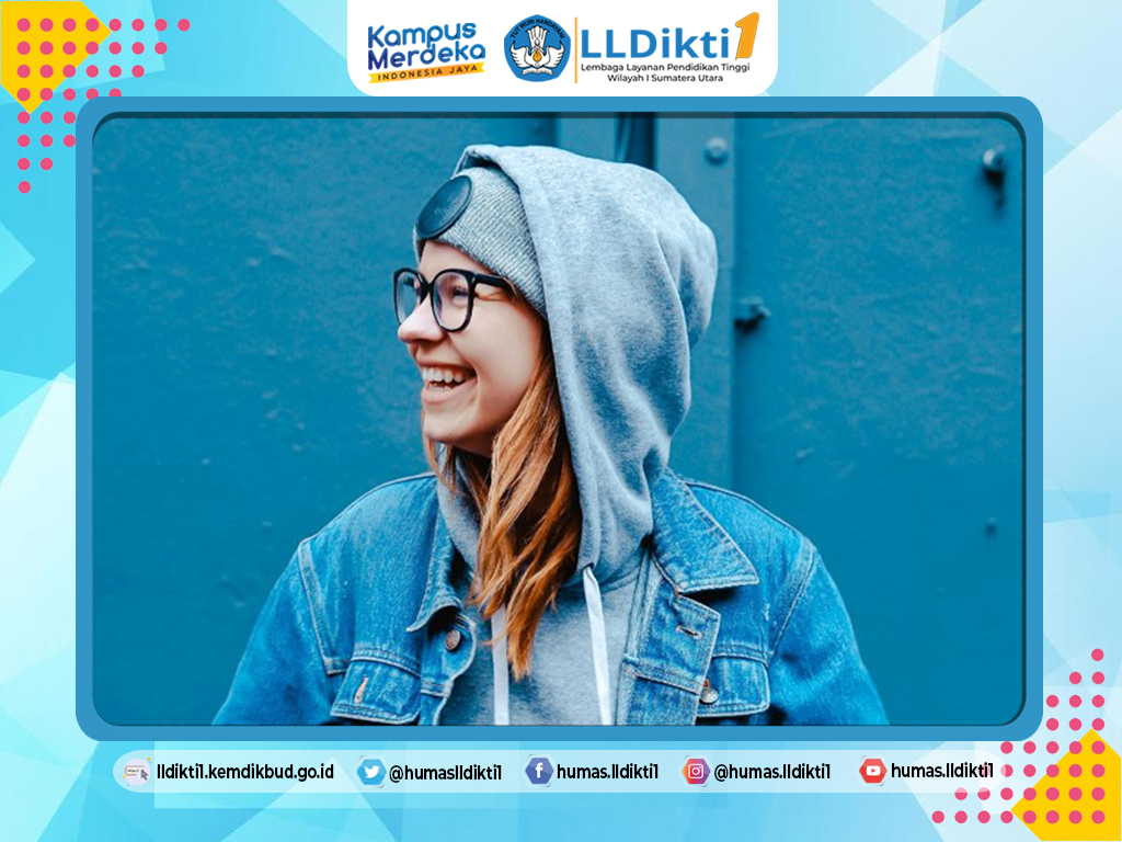 Cara Mudah Membuat Tiga Desain Yang Berbeda Untuk Slide Identitas Anda Dari Satu Foto