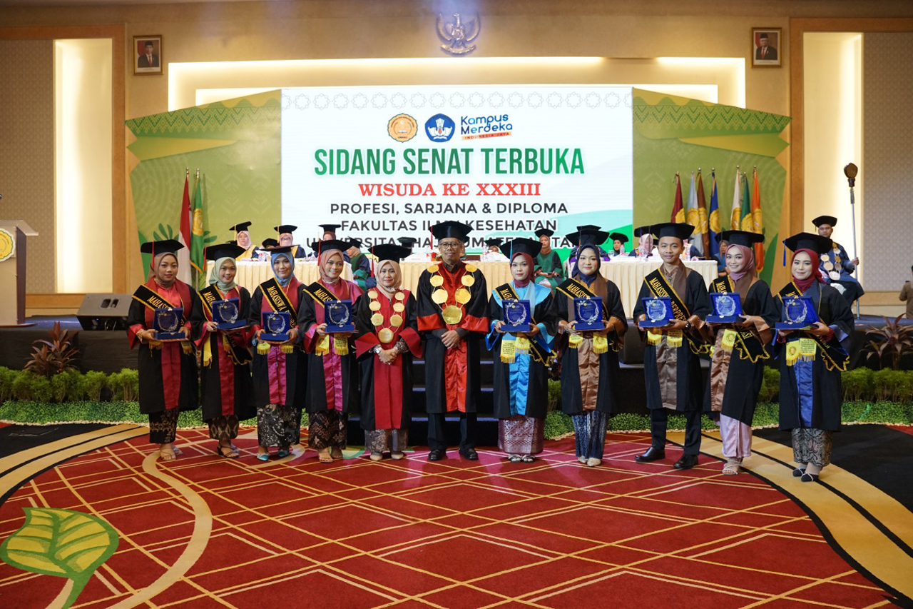 UNHAJ BERI PENGHARGAAN KEPADA WISUDAWAN TERBAIK