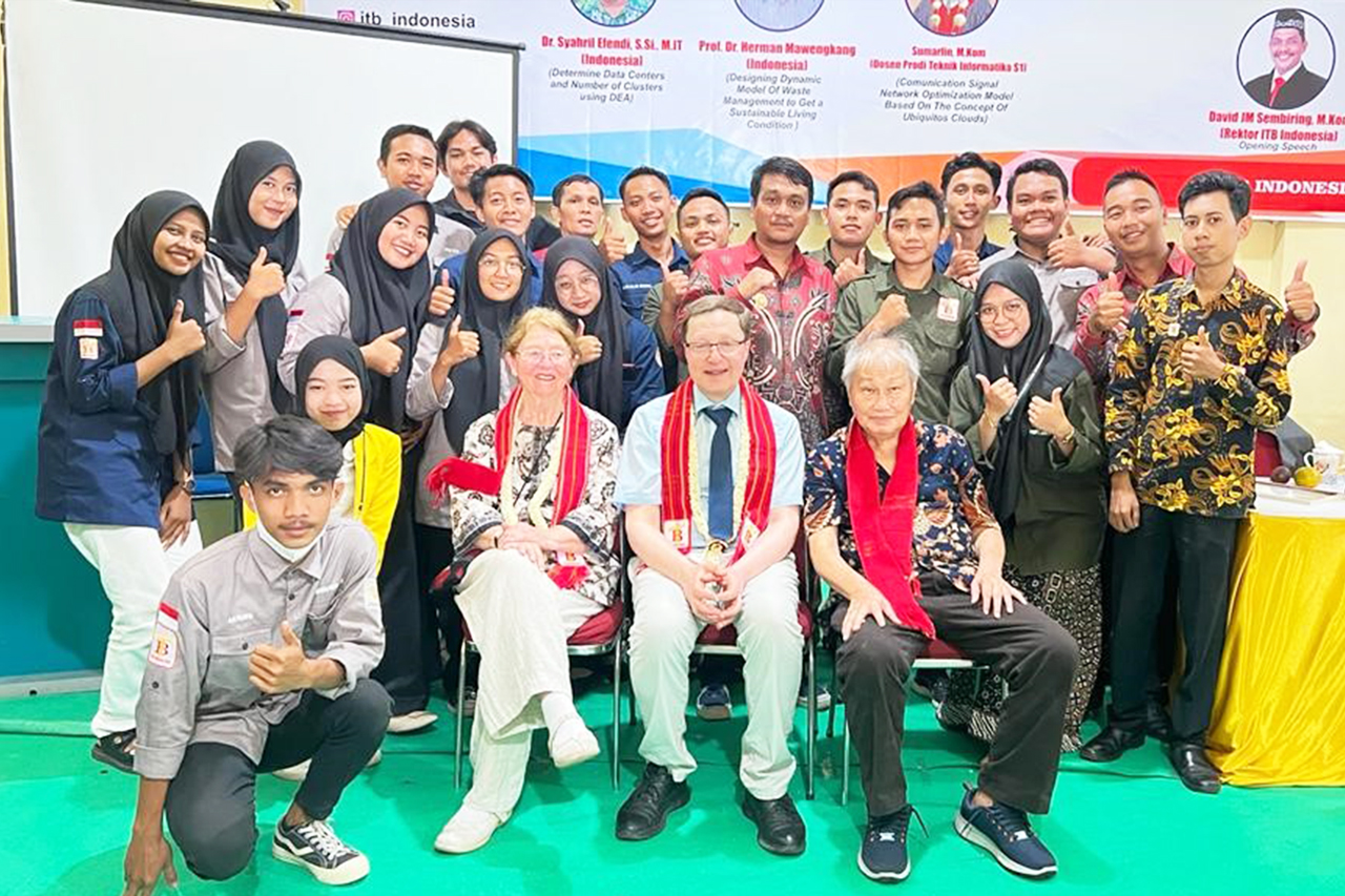SEMINAR INTERNASIONAL ILMU KOMPUTER DAN INFORMATIKA INSTITUT TEKNOLOGI DAN BISNIS INDONESIA TAHUN 2023