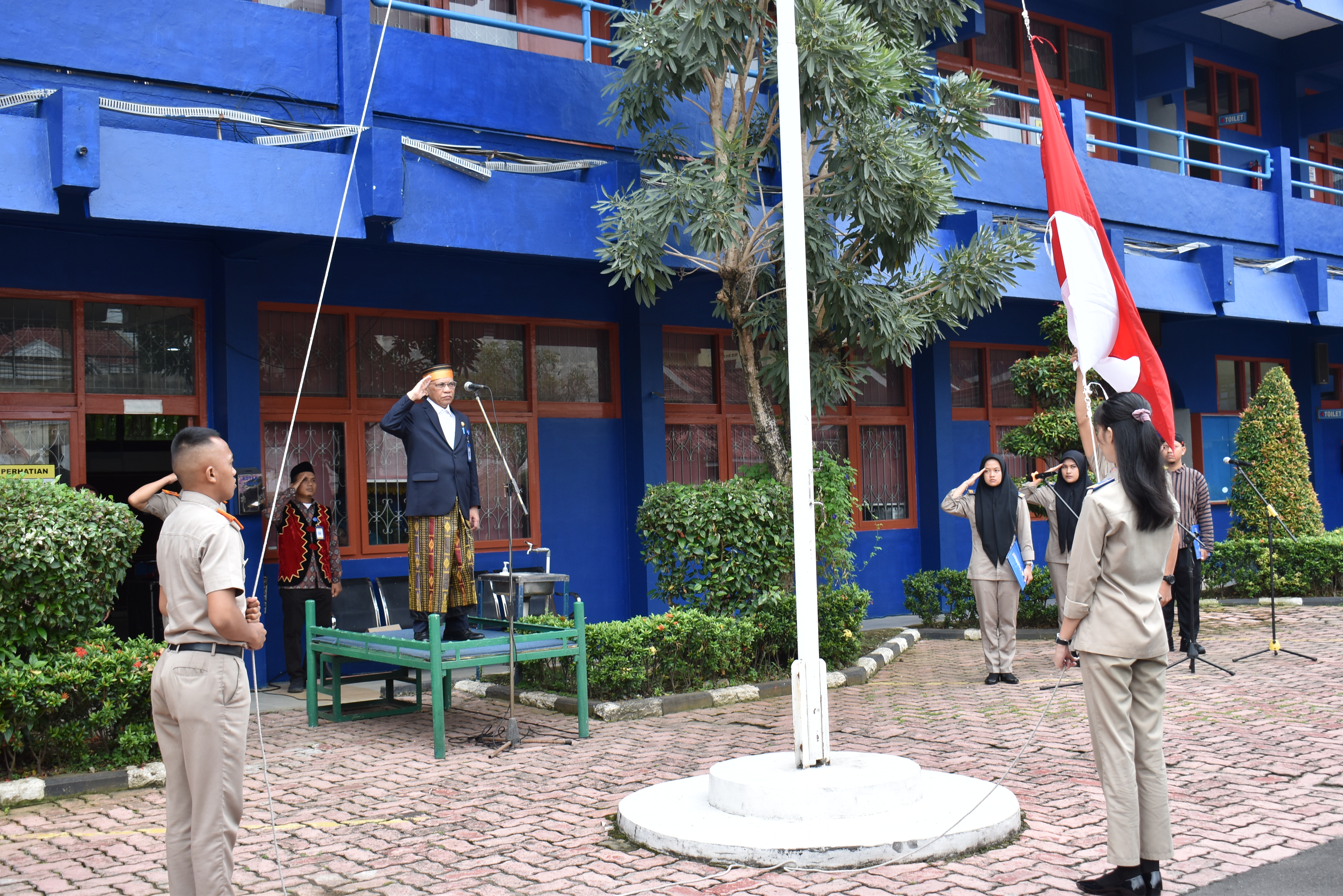 LLDIKTI Wilayah I selenggarakan Upacara Peringatan Hari Pendidikan Nasional Tahun 2024 sekaligus serahkan penghargaan pemenang Lomba Mars LLDIKTI Wilayah I