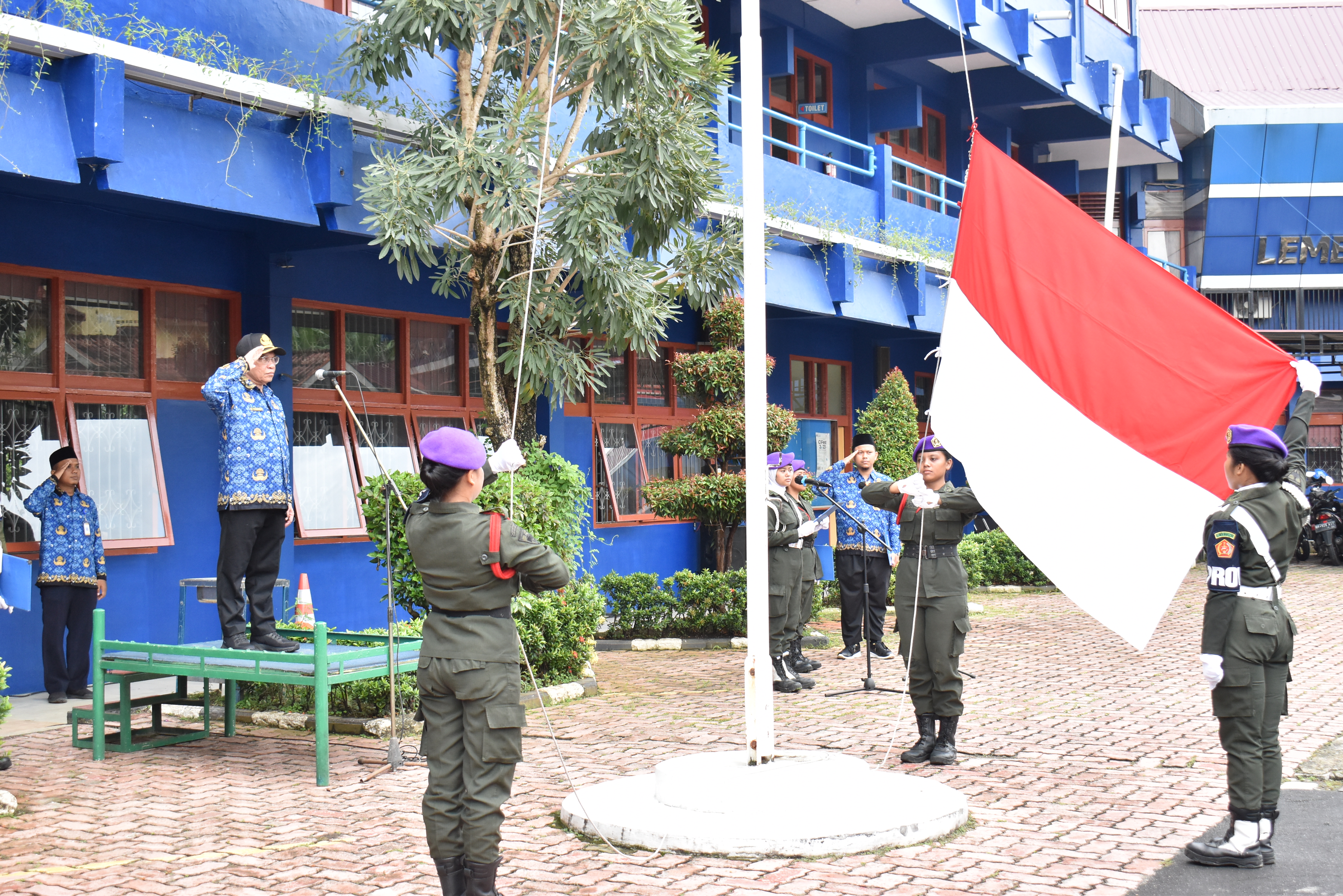 Songsong Kebangkitan Nasional menuju Indonesia Emas 2045, LLDikti
Wilayah I Laksanakan Upacara Bendera Peringatan Hari Kebangkitan
Nasional Tahun 2024