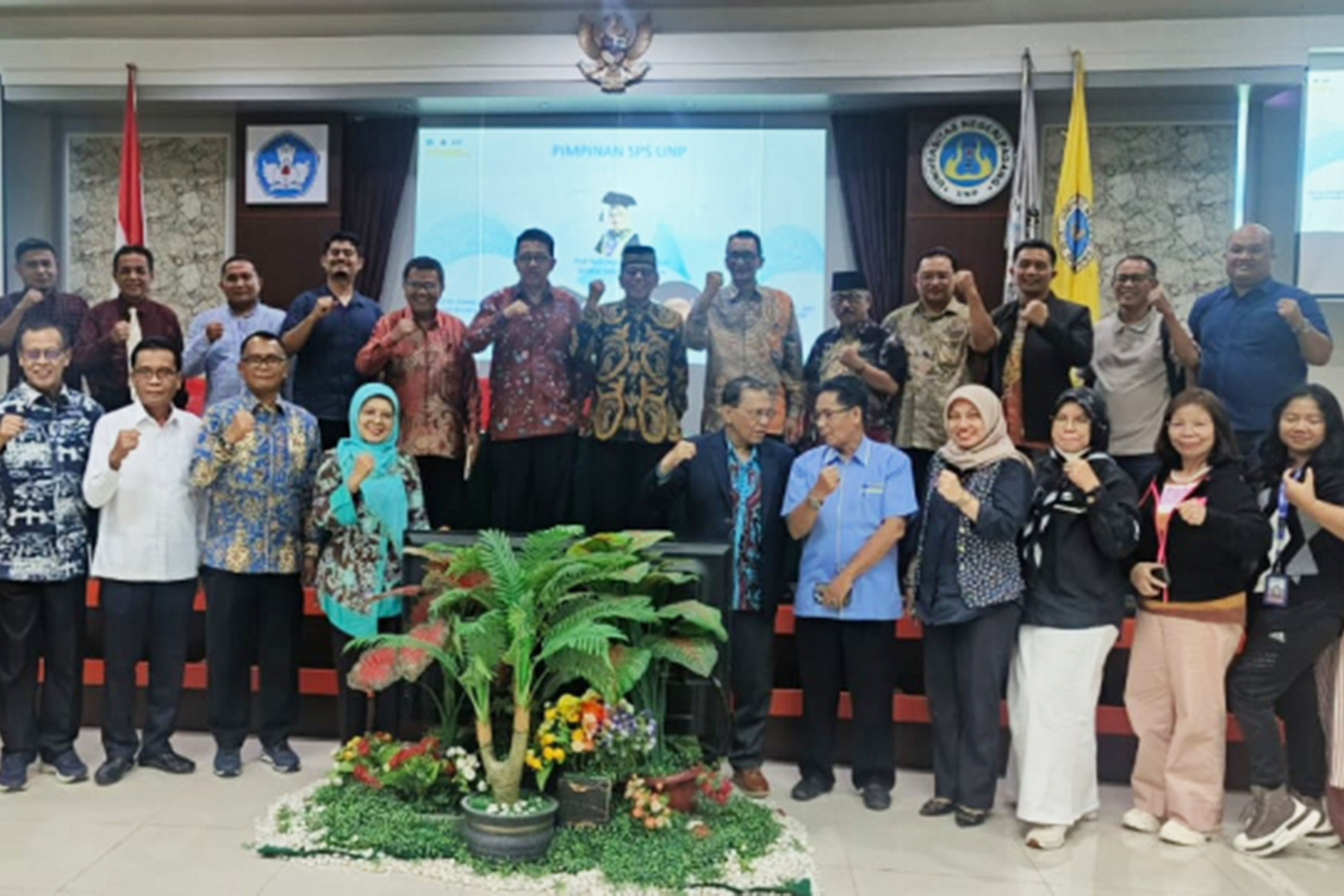 Kepala LLDikti Wilayah I bersama PTS Sumut Kunjungi Sekolah Pascasarjana Universitas Negeri Padang
