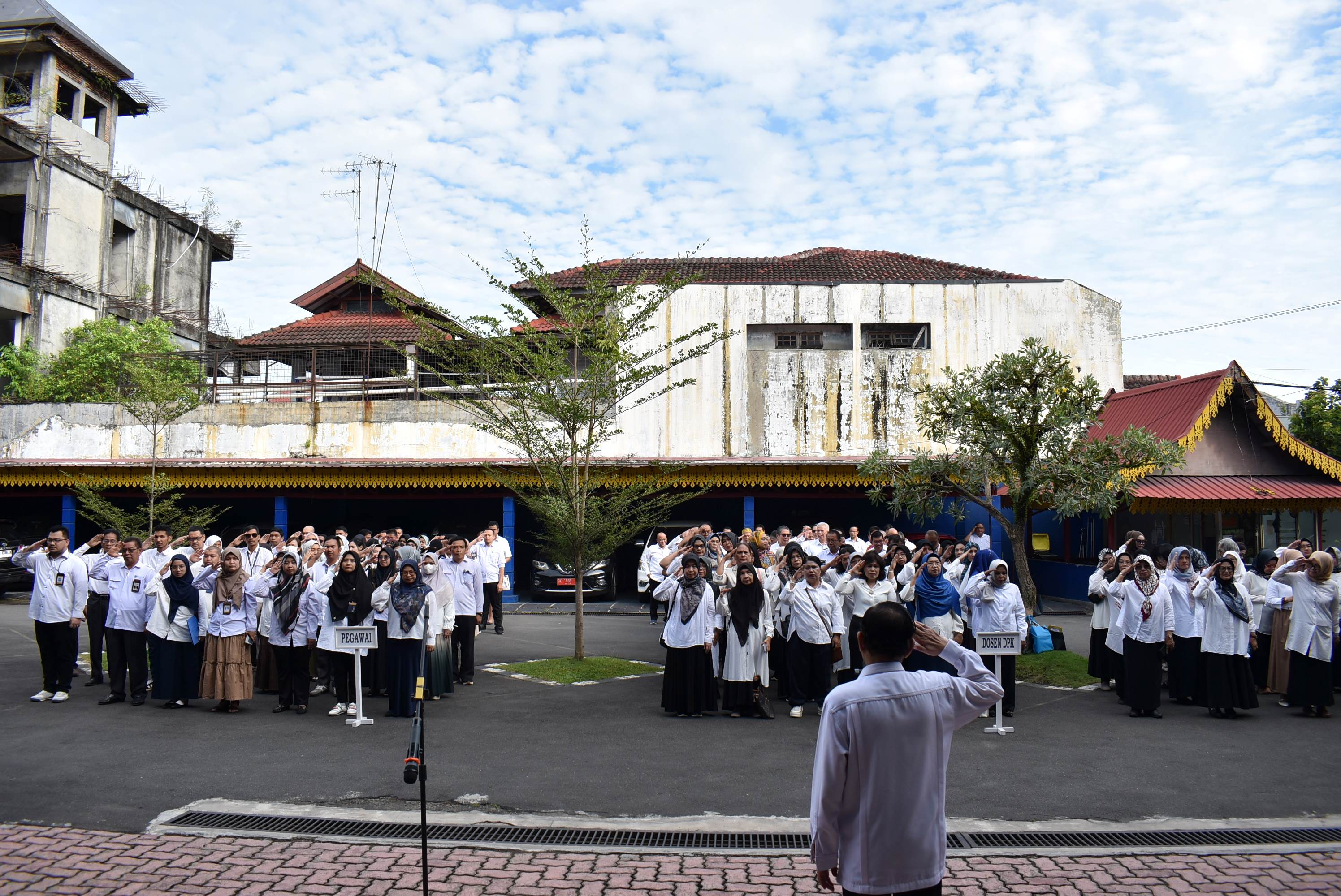 Apel Pagi Pegawai Administrasi dan Dosen PNS DPK Perkuat Komitmen Layanan Pendidikan di LLDikti Wilayah I