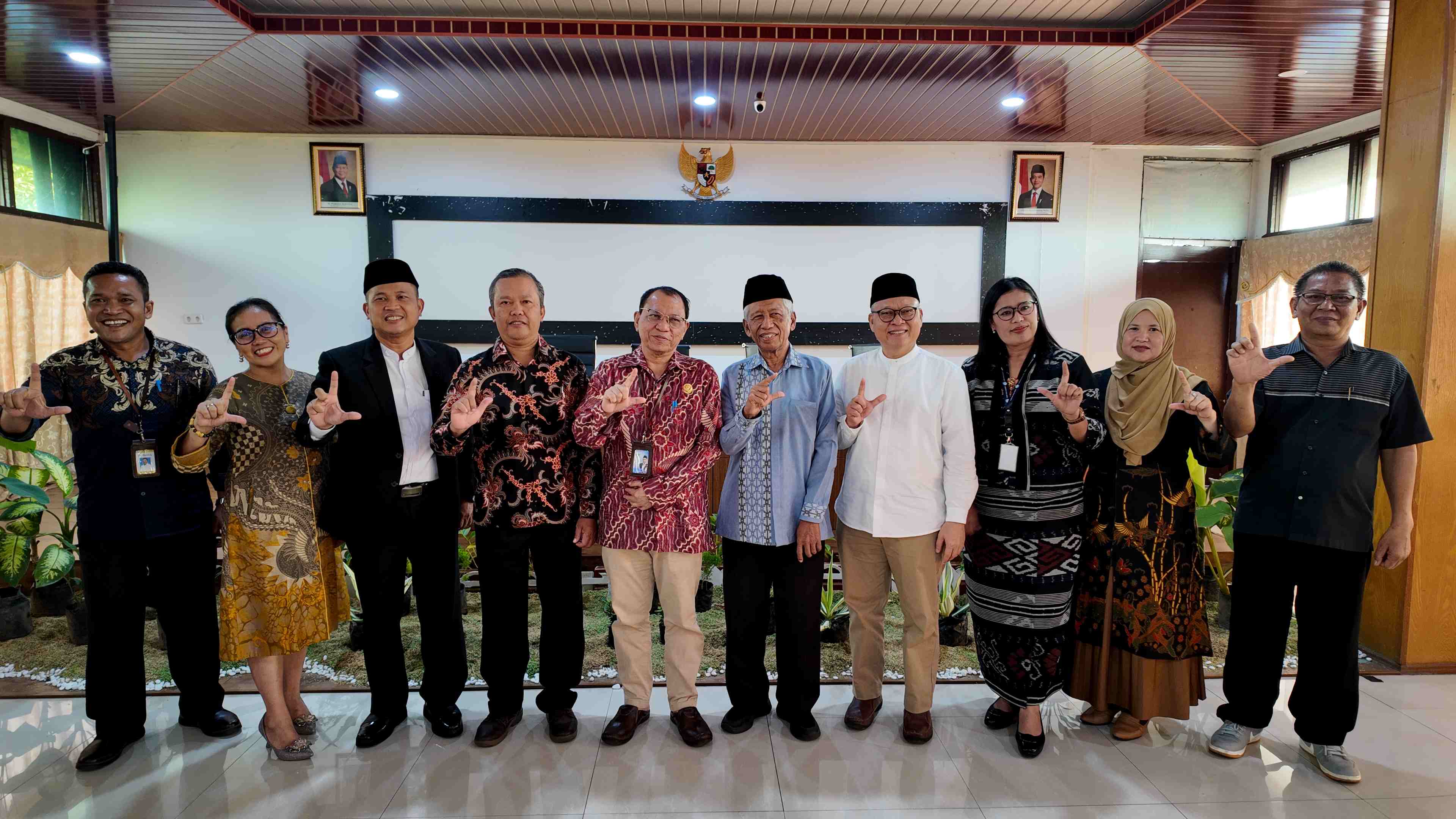 Kepala LLDikti Wilayah I Serahkan SK Guru Besar kepada UMSU, UMN Al-Washliyah dan Universitas Murni Teguh