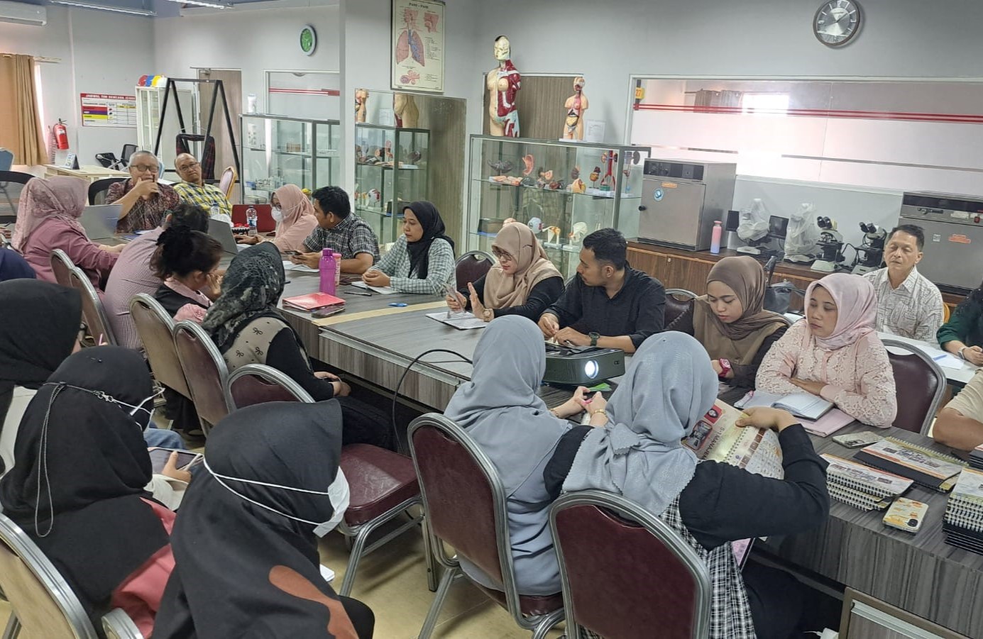 Rapat Evaluasi Akhir Tahun 2025, Universitas Bunda Thamrin (UBT) Perkuat Strategi Pengenalan Kampus ke Publik