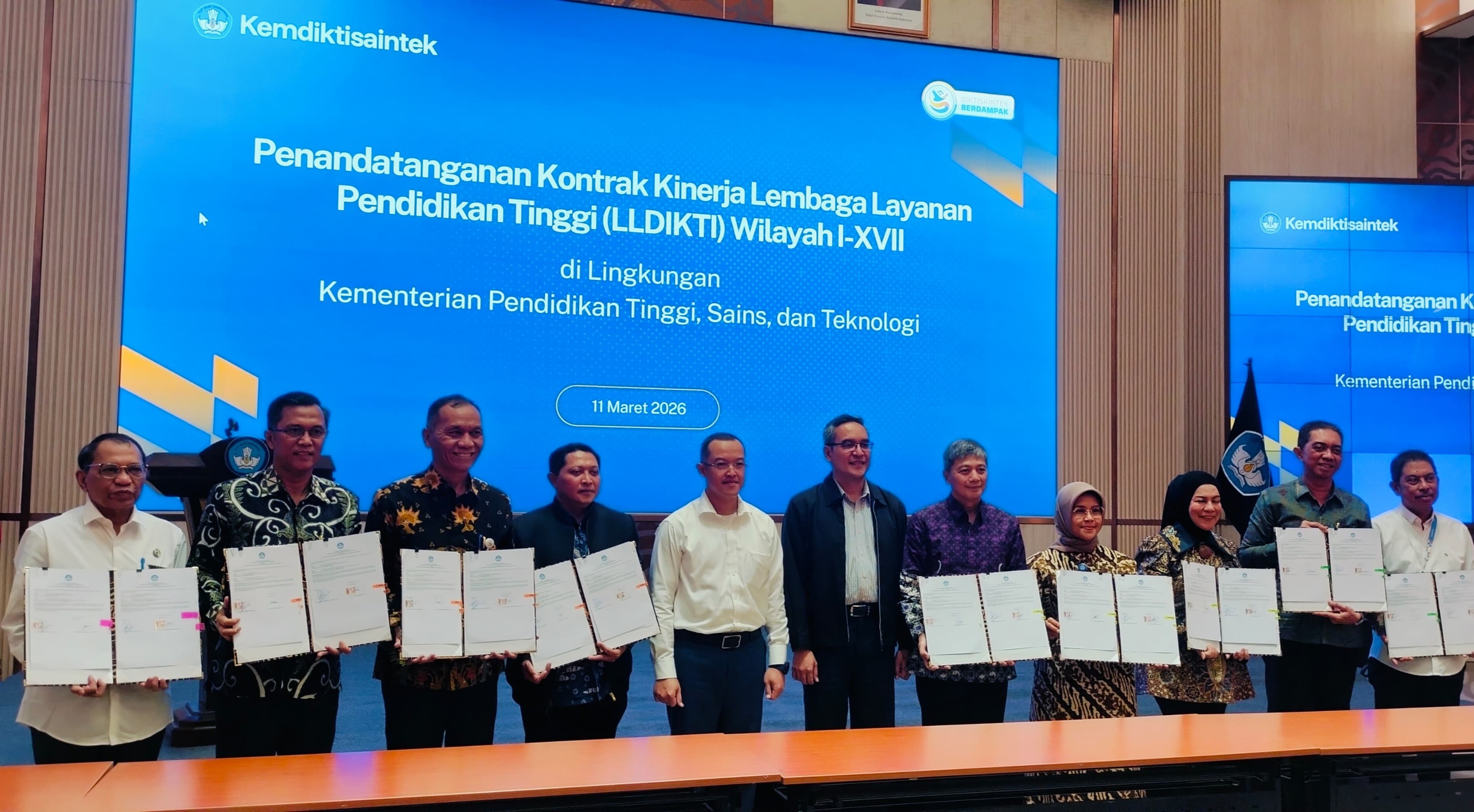 Kemdiktisaintek Perkuat Tata Kelola Pendidikan Tinggi Melalui Penandatanganan Kontrak Kinerja LLDIKTI I - XVII
