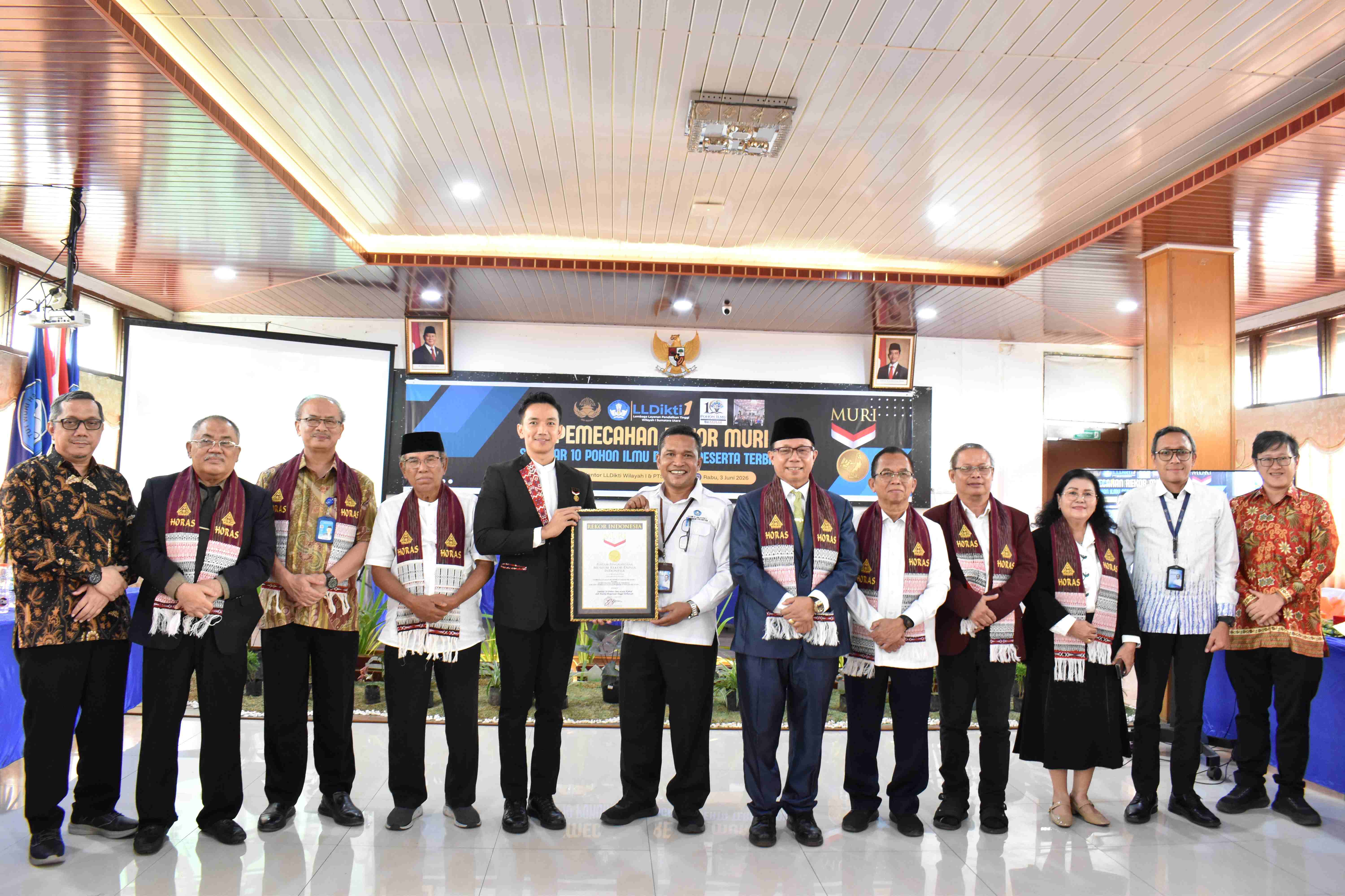 Cetak Sejarah Emas! LLDikti Wilayah I Pecahkan Rekor MURI Lewat Seminar Hybrid 10 Pohon Ilmu