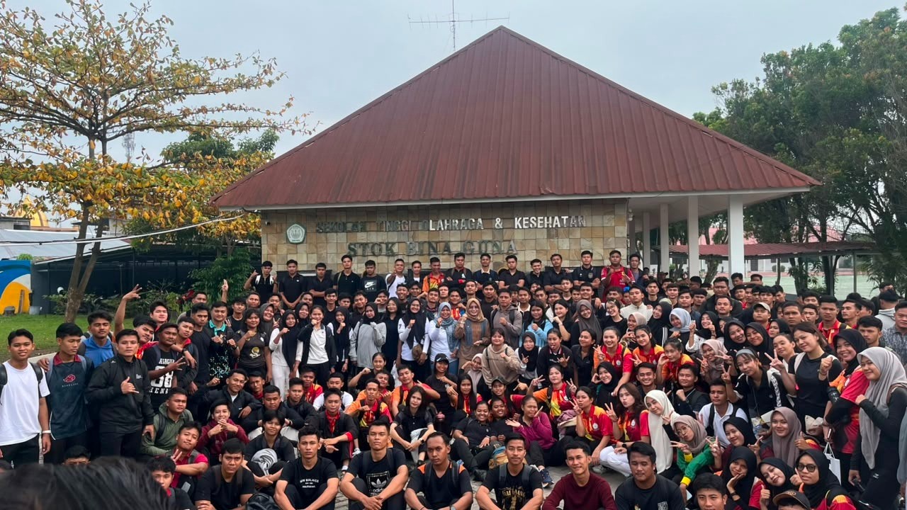 Pelatihan Olahraga Rekreasi Melalui Outbound & Capacity Building Mahasiswa PJKR STOK Bina Guna Berlangsung Sukses